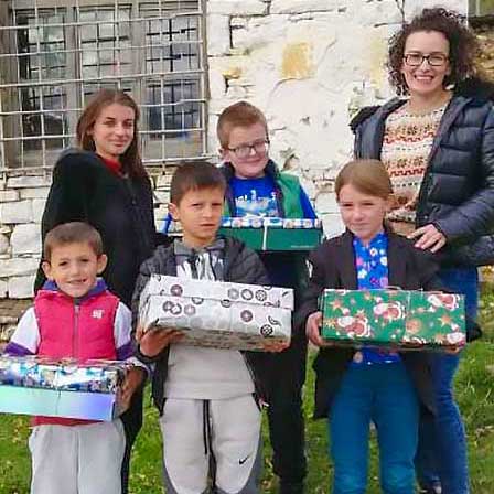 Weihnachten im Schuhkarton für albanische Kinder